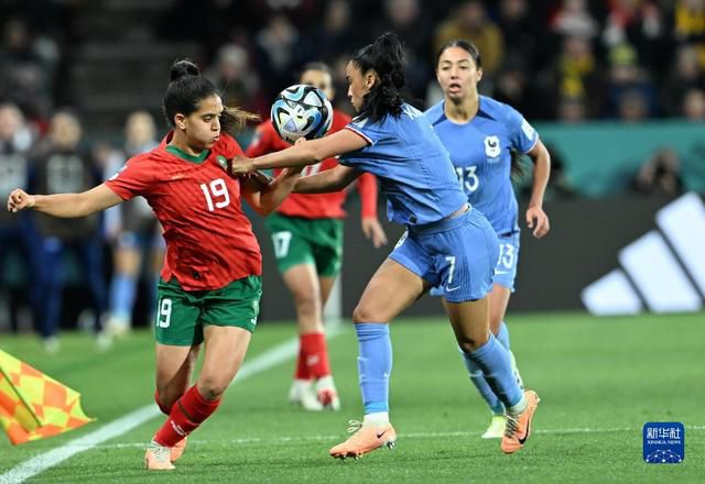 曼城半场暂2-0弗鲁米嫩塞。